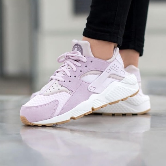 nike huarache lilac